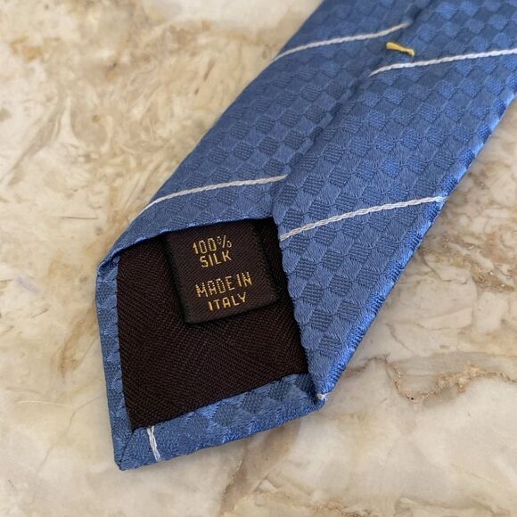 Louis Vuitton 100% Silk Monogram Tie - Picture 9 of 10